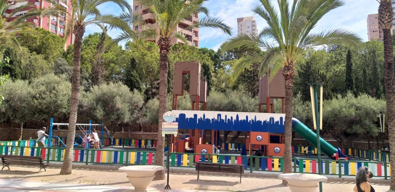 Apartamentos Anfiteatro Benidorm Bagian luar foto